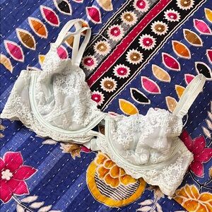 Free People unlined lace demi bra 34B